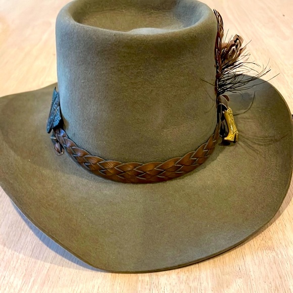 Stetson “Billy Kidd” Cowboy Hat. Custom Feather, beaded band.Light Brown.6 7/8’s - Picture 4 of 16